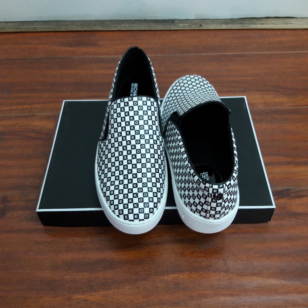 Michael Kors signature slip-ons - Picture 2 of 6